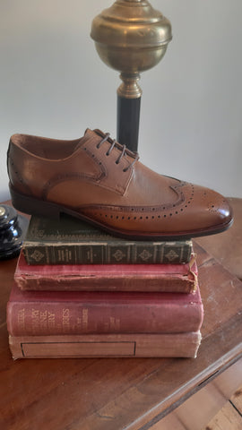 George Brogue Cognac Shoes By Benetti